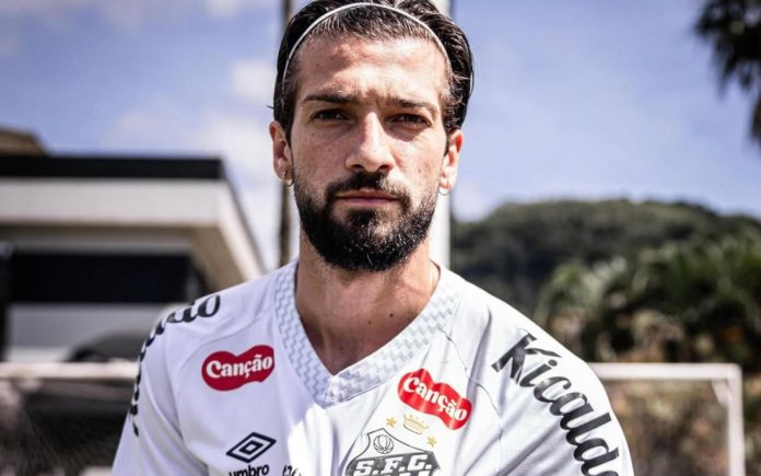 Lauraro Diaz anunciado como novo reforço do Santos (Foto: Raul Baretta (Santos)