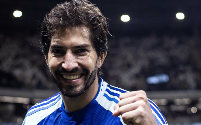 Lucas Silva comemora resultado positivo do Cruzeiro