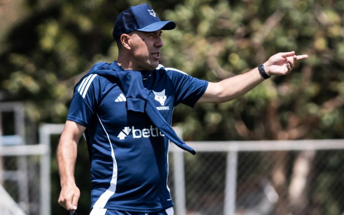 Leonardo Jardim comandou treino do Cruzeiro na Toca II