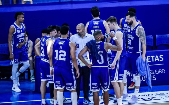 Cruzeiro Basquete no duelo com o São José