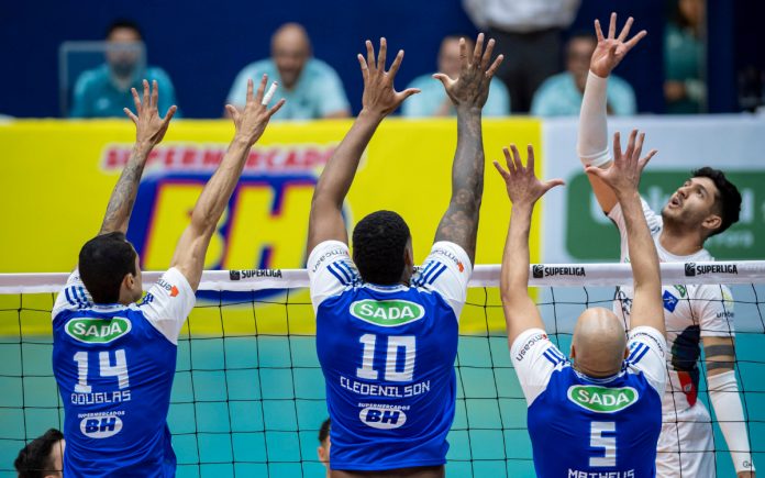 Bloqueio do Sada Cruzeiro no Riachão, em Contagem (Foto: Agência i7/Sada Cruzeiro)