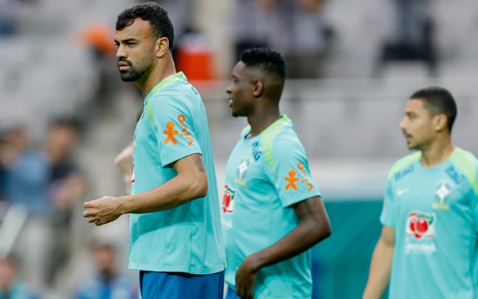 Fabrício Bruno no treino da Seleção nesta quinta (9), em Seul