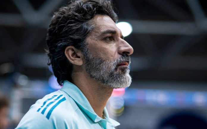Filipe Ferraz, treinador do Sada Cruzeiro (Foto: Agência i7/Sada Cruzeiro)