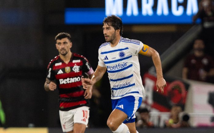 Lucas Silva em Flamengo x Cruzeiro, no Maracanã