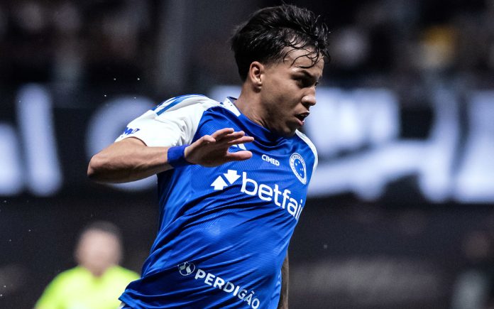 Kaio Jorge foi expulso contra o Atlético-MG