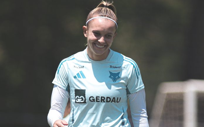 Vitória Calhau, zagueira do Cruzeiro (Foto: Gustavo Martins/Cruzeiro)