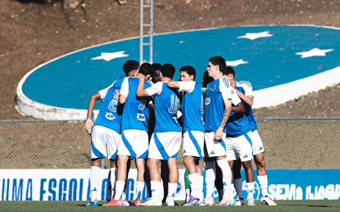 Cruzeiro na Toca da Raposa I (Foto: Gustavo Martins/ Cruzeiro)