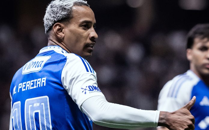 Matheus Pereira, meia do Cruzeiro, comemora gol na Arena (Foto: Gustavo Aleixo/Cruzeiro)