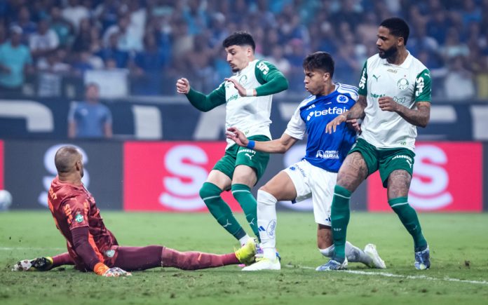 Cruzeiro e Palmeiras voltam a se enfrentar neste domingo (26) - (Foto: Gustavo Aleixo/Cruzeiro)