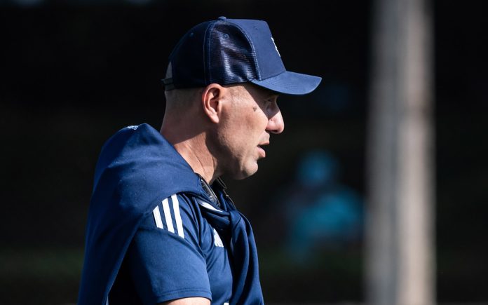 Leonardo Jardim em treino do Cruzeiro, na Toca da Raposa II