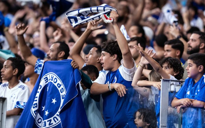 Torcida do Cruzeiro no Mineirão em jogo pela Série A