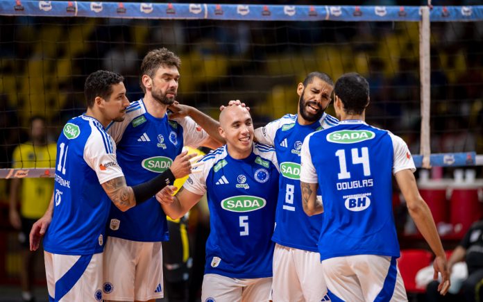 Sada Cruzeiro na vitória sobre o Praia Clube