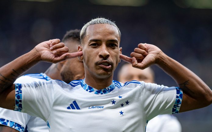 Matheus Pereira fez gol contra o Vitória, no Mineirão, em 2024