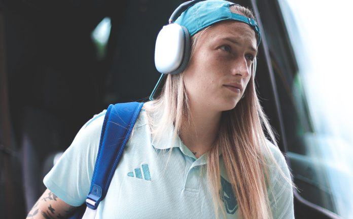 Isa Haas, zagueira do Cruzeiro