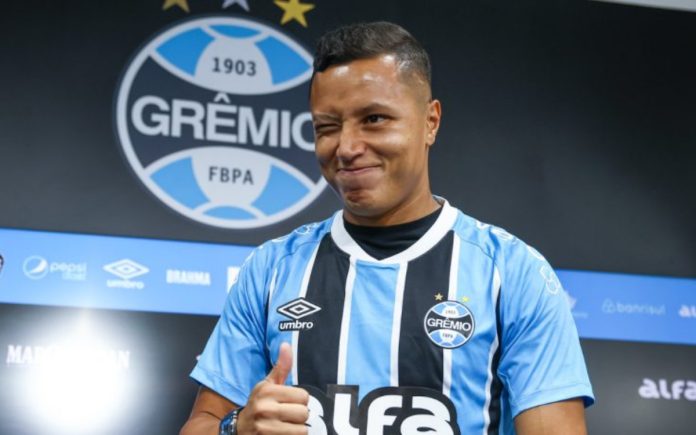 Marlon, lateral do Grêmio (Foto: Lucas Uebel/Grêmio)