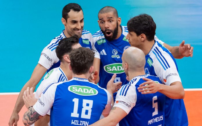 Time do Sada Cruzeiro na decisão da Supercopa (Foto: Agência i7/Cruzeiro)