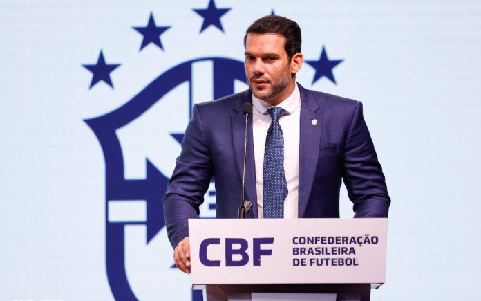 Samir Xaud, presidente da CBF, antes do anúncio do novo calendário