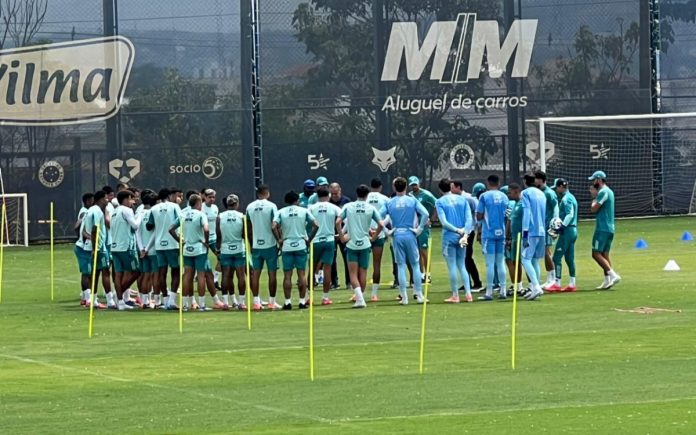Treino do Cruzeiro, na Toca da Raposa II (Foto: Leonardo Gimenez/Central da Toca)