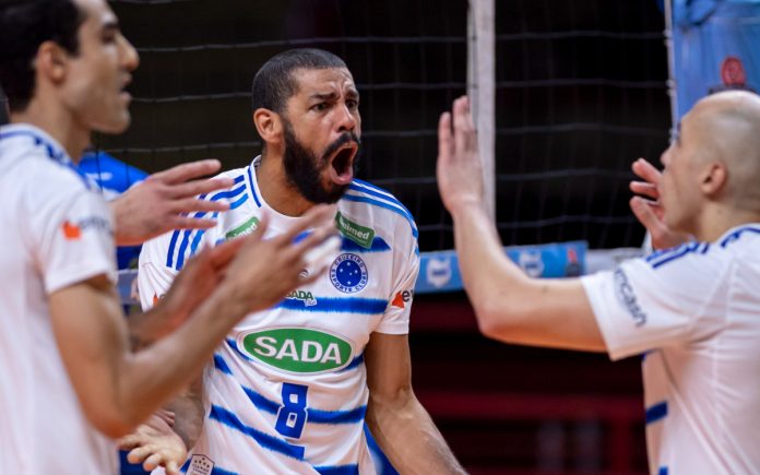 Wallace comemora ponto na final contra o Minas