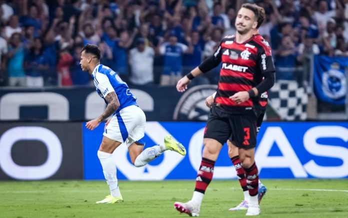 Cruzeiro e Flamengo voltam a se enfrentar nesta quinta (02) - (Foto: Gustavo Aleixo/Cruzeiro)