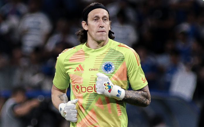 Cássio em vitória do Cruzeiro sobre o Palmeiras, pela 11ª rodada