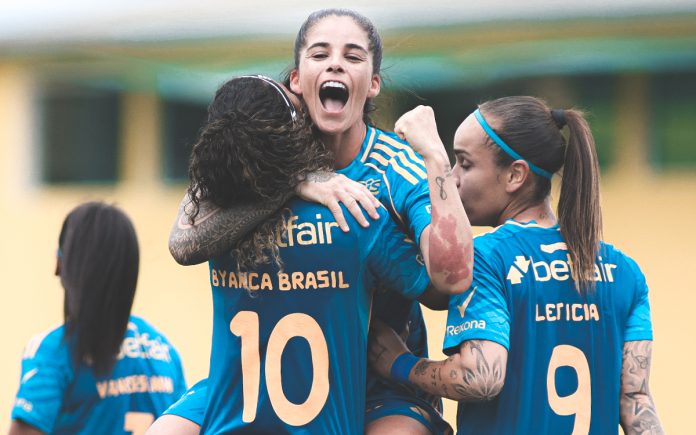 Sochor comemora gol pelo Cruzeiro (Foto: Gustavo Martins/ Cruzeiro)