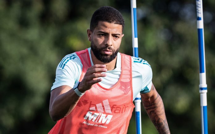 João Marcelo deve ser titular contra o Vitória