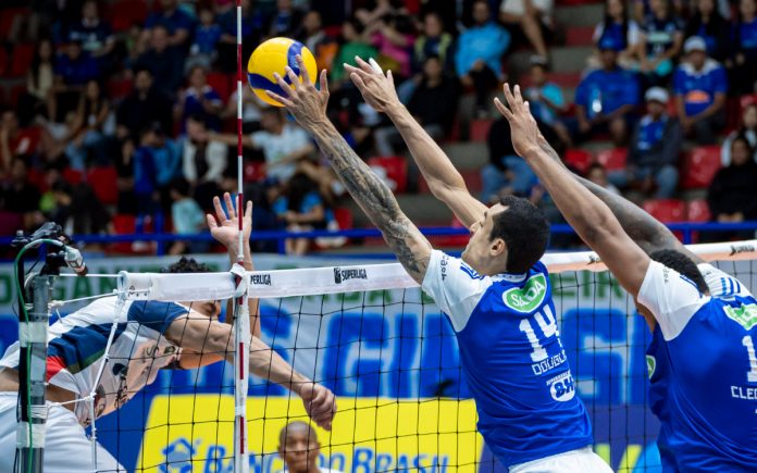 Sada Cruzeiro em vitória sobre o JF Vôlei