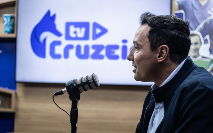 Pedro Junio participou do Cruzeiro Cast nesta sexta (24)