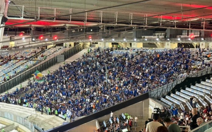 Torcida do Cruzeiro no Maracanã (Foto: Samuel Venâcio/Samuca TV)