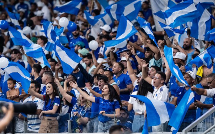 Cruzeirenses têm lotado o Mineirão em quase todos os jogos