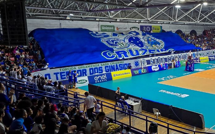Torcida do Cruzeiro no Riacho (Foto: Agência i7/Sada Cruzeiro)