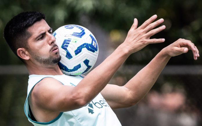 Gamarra, zagueiro que está no Cruzeiro emprestado pelo Ahtletico-PR (Foto: Gustavo Aleixo/Cruzeiro)