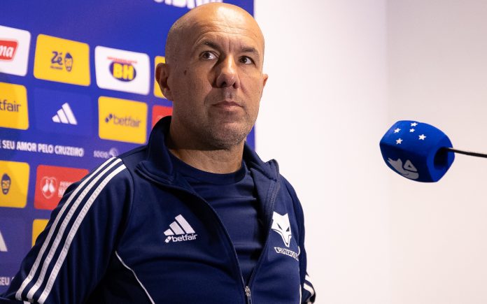 Leonardo Jardim, treinador do Cruzeiro (Foto: Lucas Bubols/Cruzeiro)
