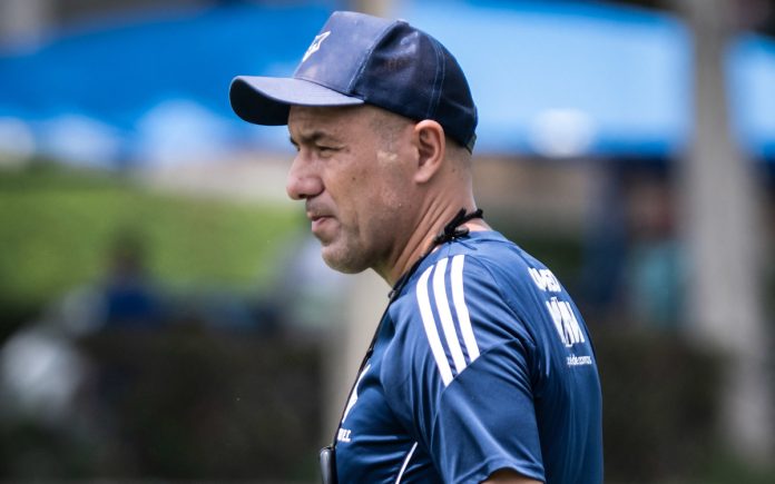 Leonardo Jardim em treino de preparação contra o Juventude