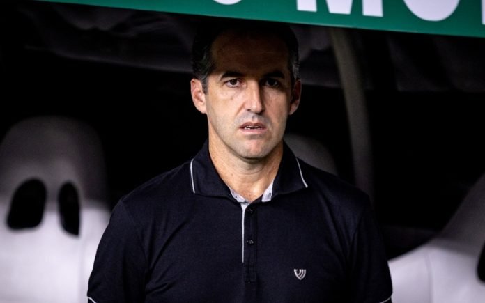 Léo Condé, técnico do Ceará