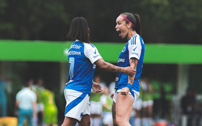 Letícia e Vanessinha comemoram classificação para final do Mineiro Feminino