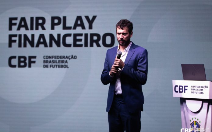 Caio Resende, da CBF Academy, apresentou o novo sistema (Foto: Junior Souza/CBF)