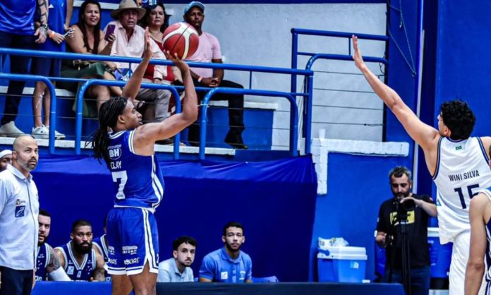 Cruzeiro e Minas, no Ginásio Dona Salomé