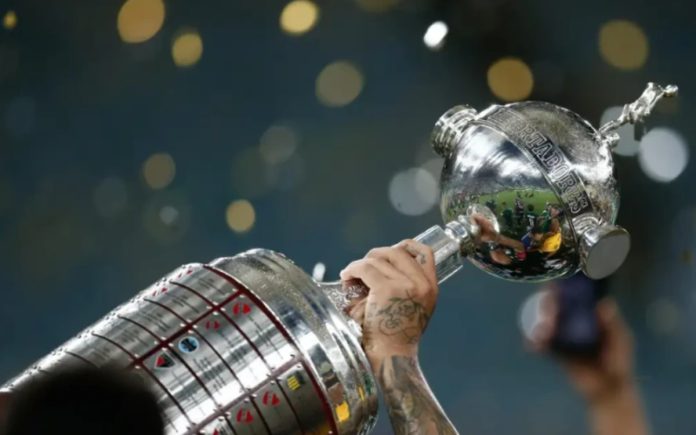 Trofeu da Libertadores (Foto: Divulgação/Conmebol)