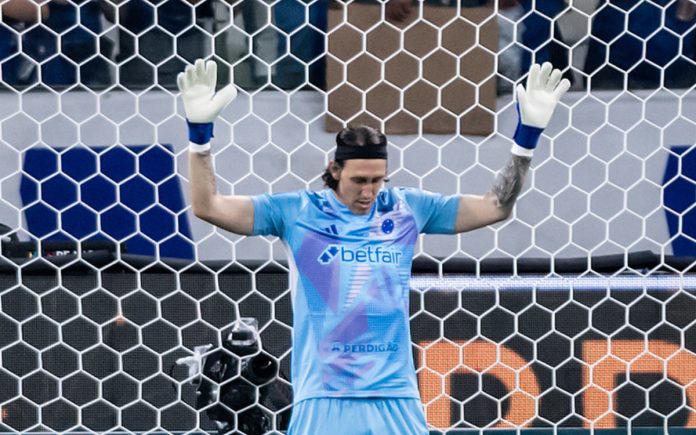 Cássio é um dos pilares da ótima campanha do Cruzeiro
