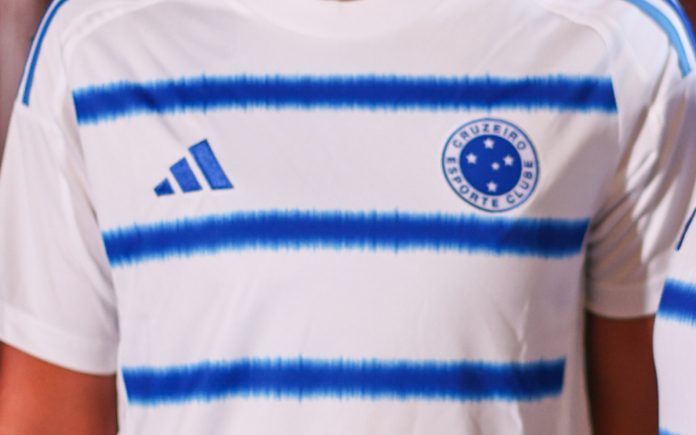 Camisa do Cruzeiro pode ter um novo patrocinador a partir de 2026