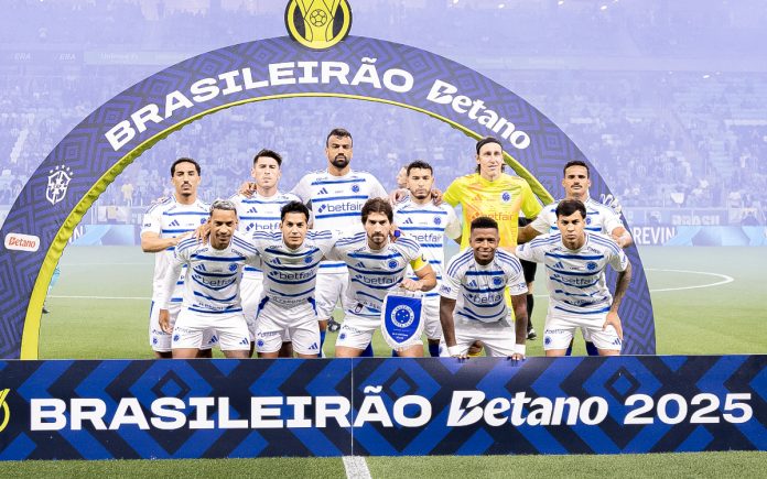 Time do Cruzeiro na Arena do Grêmio (Foto: Lucas Bubols/Cruzeiro)