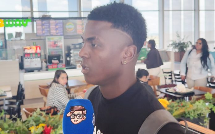 Néiser Villareal desembarcou em Confins nesta quarta-feira (26)