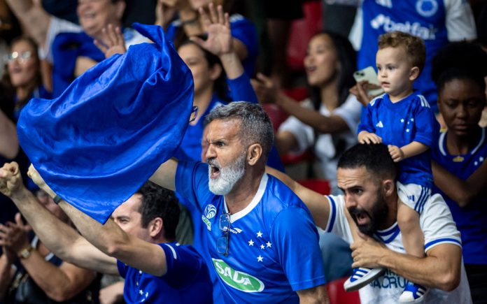 Torcida do Cruzeiro no Riacho (Foto: Agência i7/Sada Cruzeiro)