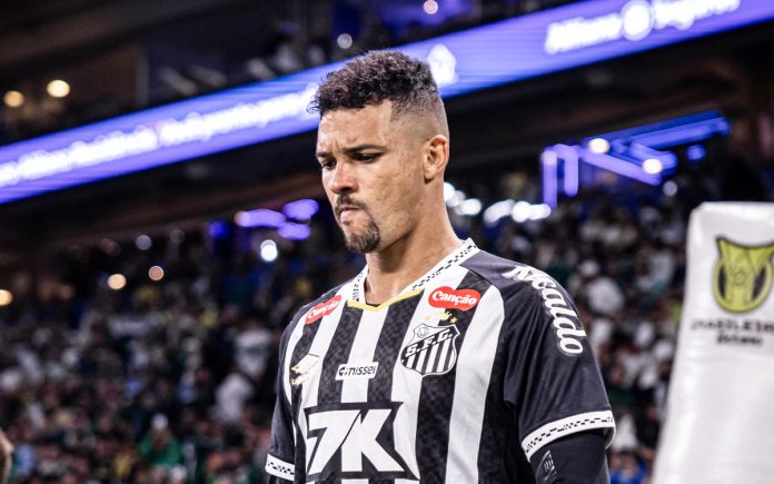 Zé Ivaldo, zagueiro do Santos, emprestado pelo Cruzeiro