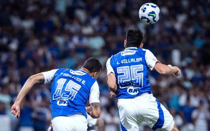 Fabrício Bruno e Villalba voltam ao time diante do Grêmio (Foto: Gustavo Aleixo/Cruzeiro)