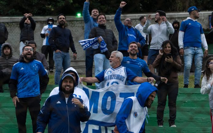 Torcida do Cruzeiro no Alfredo Jaconi (Foto: Matheus de Morais/Cruzeiro)