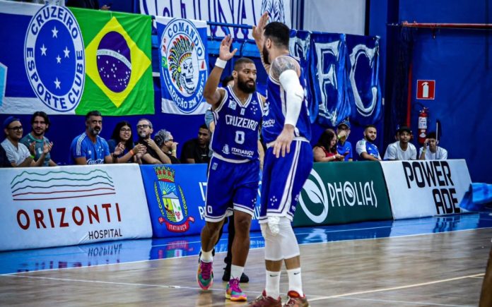 Cruzeiro atropelou o Osasco no Dona Salomé (Foto: Divulgação/Cruzeiro Basquete)