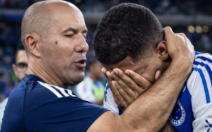 João Marcelo chorou após triunfo sobre o Vitória